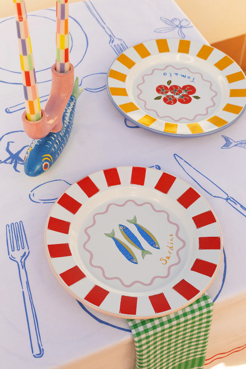 Talking Tables Bon Appetit Tomatoes Enamel Dinner Plate, (25CM) - Image 3