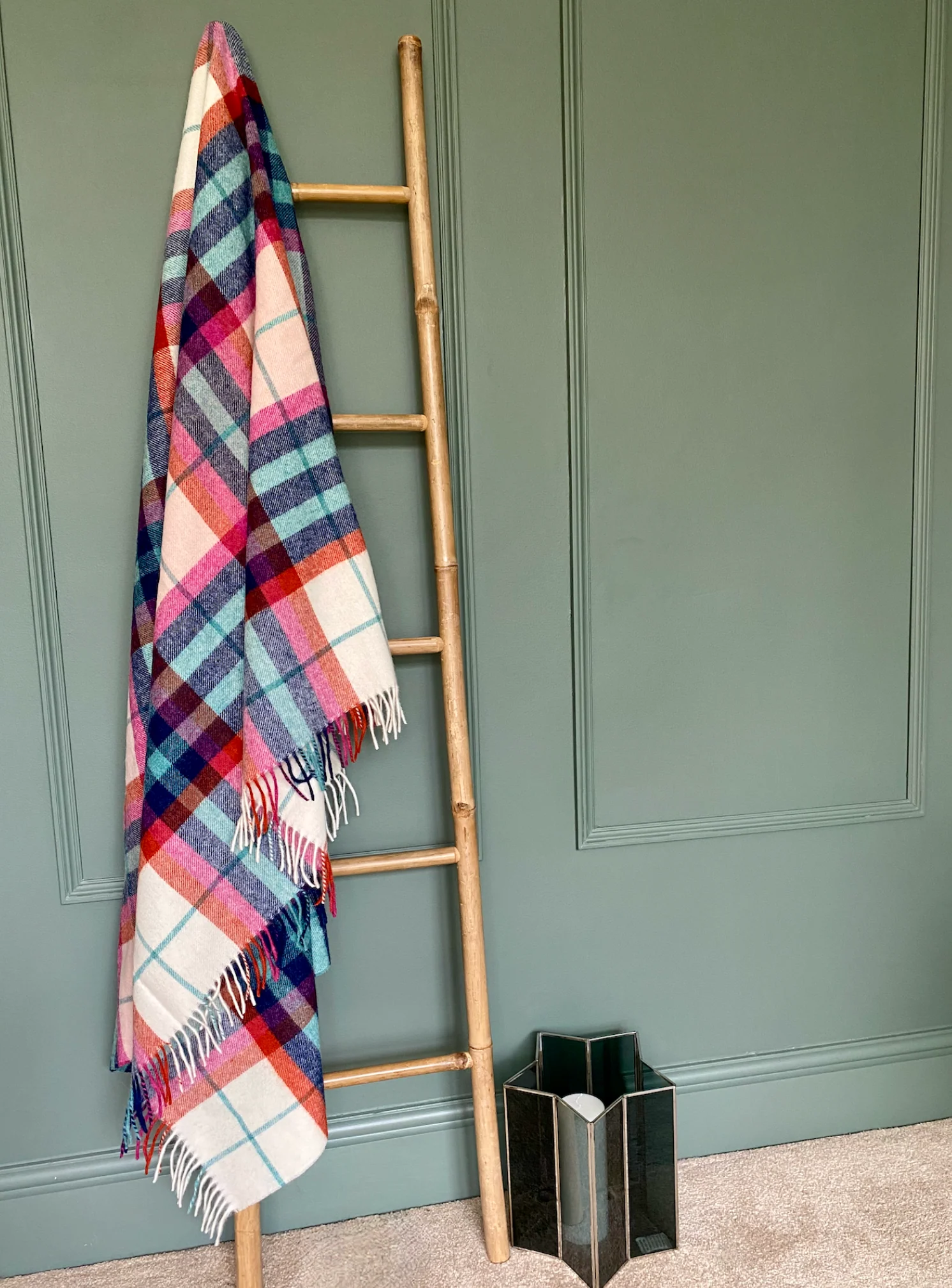 Bronte By Moon Falmouth Shetland Wool Throw, Ivory/ Red - Image 6