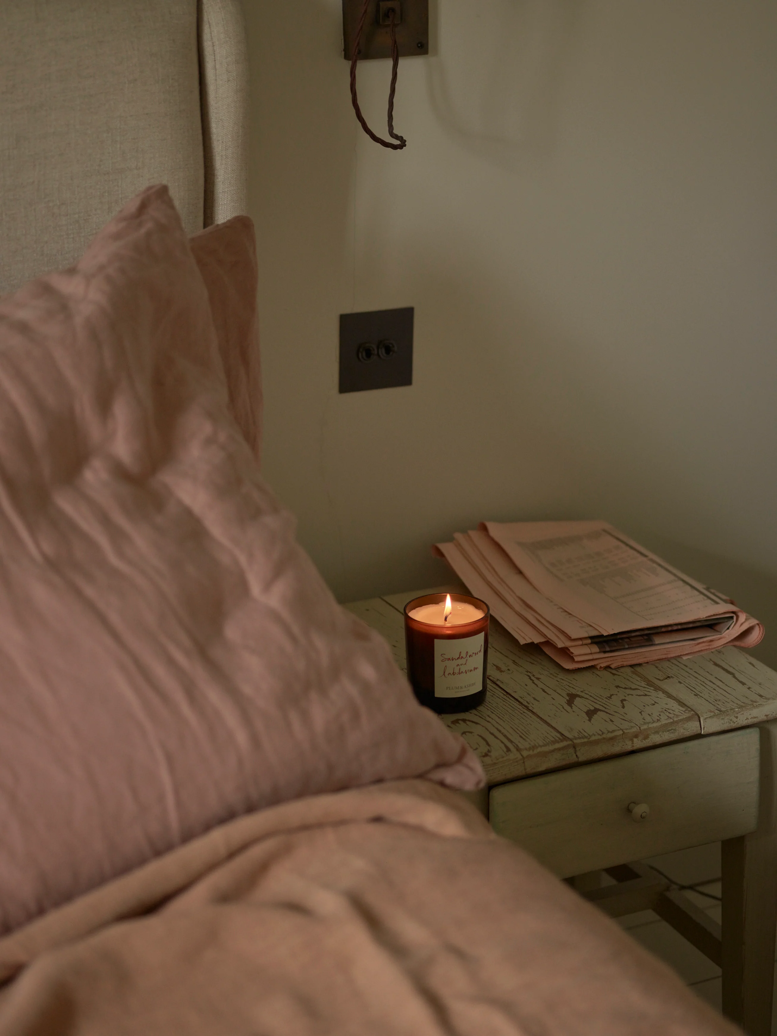 Plum & Ashby Scented Candle, Sandalwood & Labdanum - Image 5