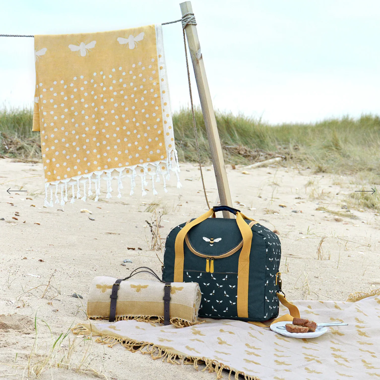 Sophie Allport Cotton Hammam Beach Towel/ Blanket, Bees - Image 3