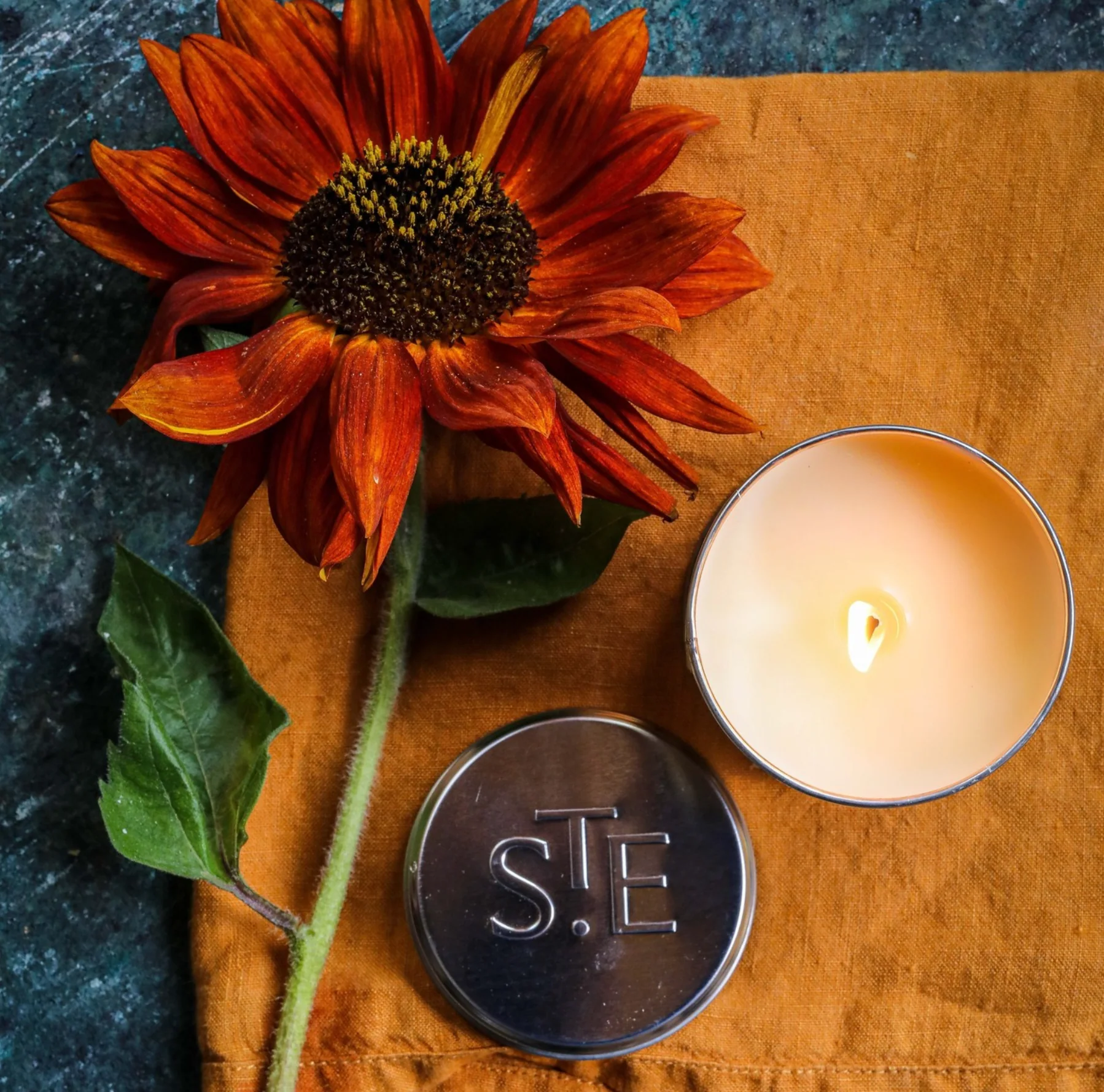 St Eval Orange & Cinnamon Scented Tin Candle - Image 4