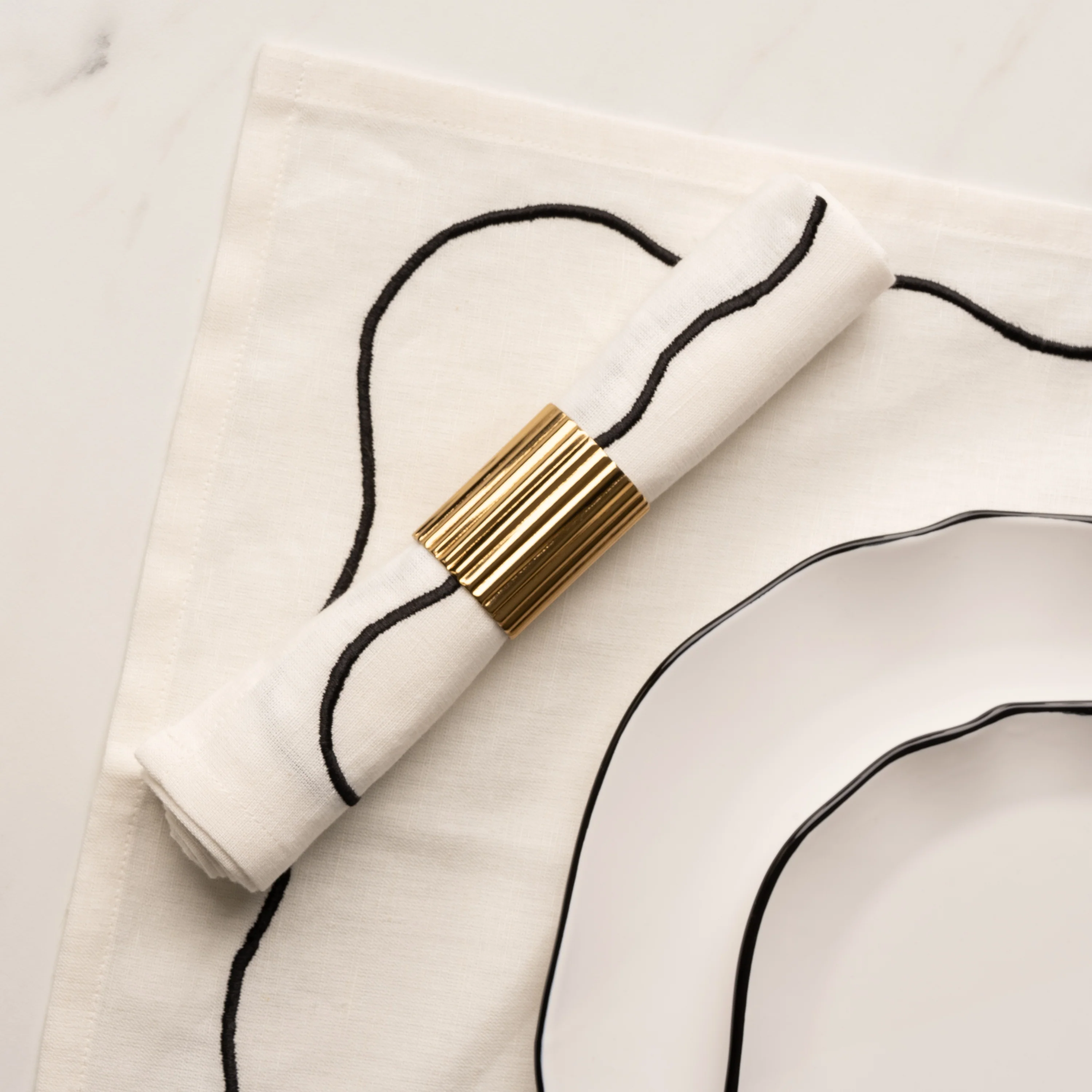 Style Sisters Embroidered Napkins ( Set Of 4 )