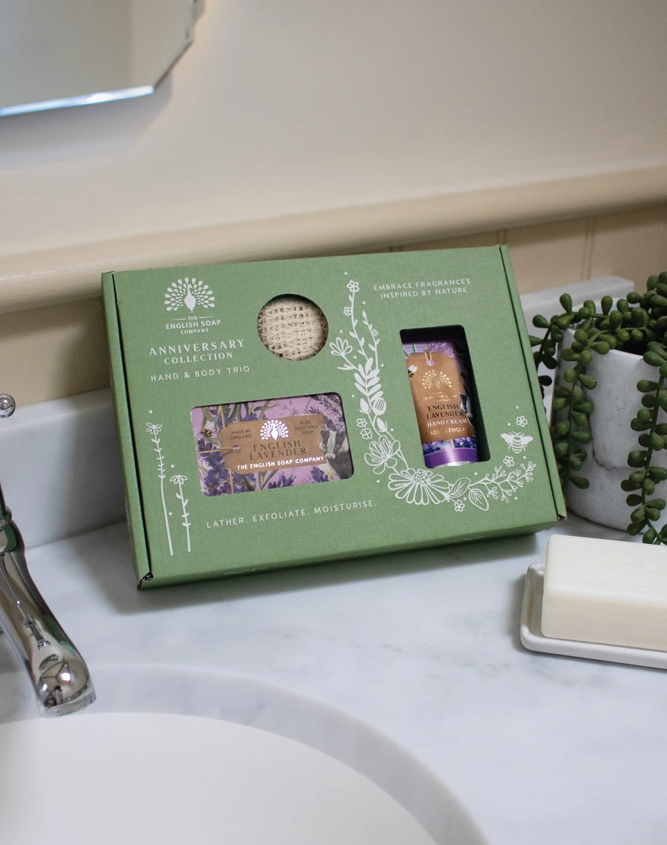 The English Soap Company Anniversary, English Lavender Soap & Hand Cream Gift Set - Image 7