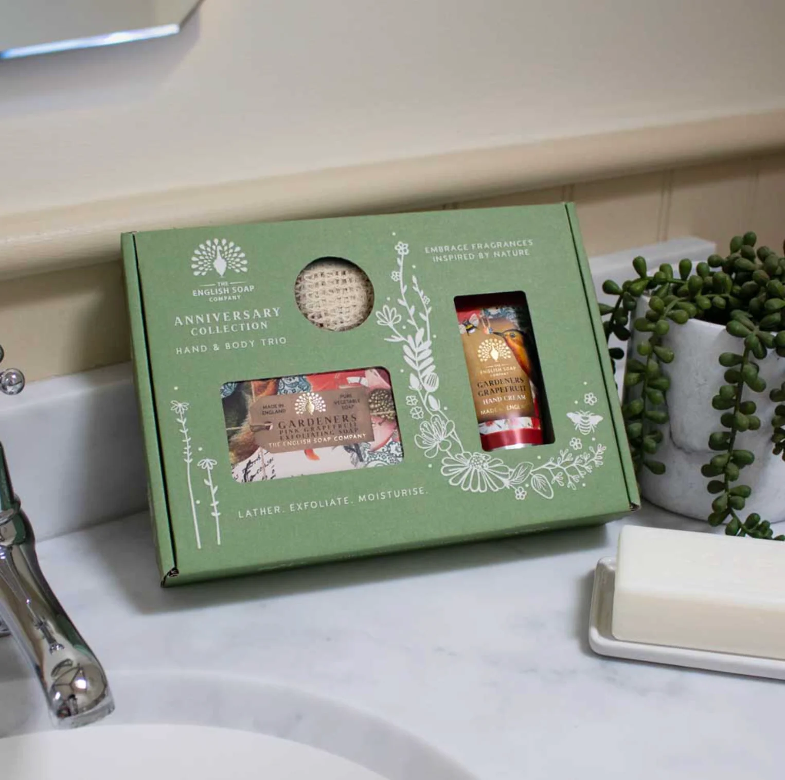 The English Soap Company Anniversary, Gardeners Grapefruit Soap & Hand Cream Gift Set - Image 2