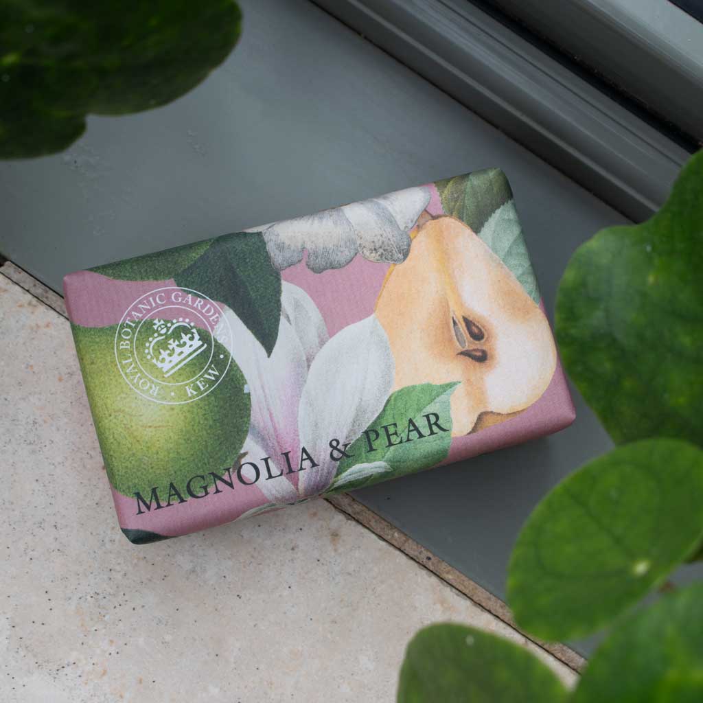 The English Soap Company Kew Gardens, Magnolia and Pear Soap - Image 3