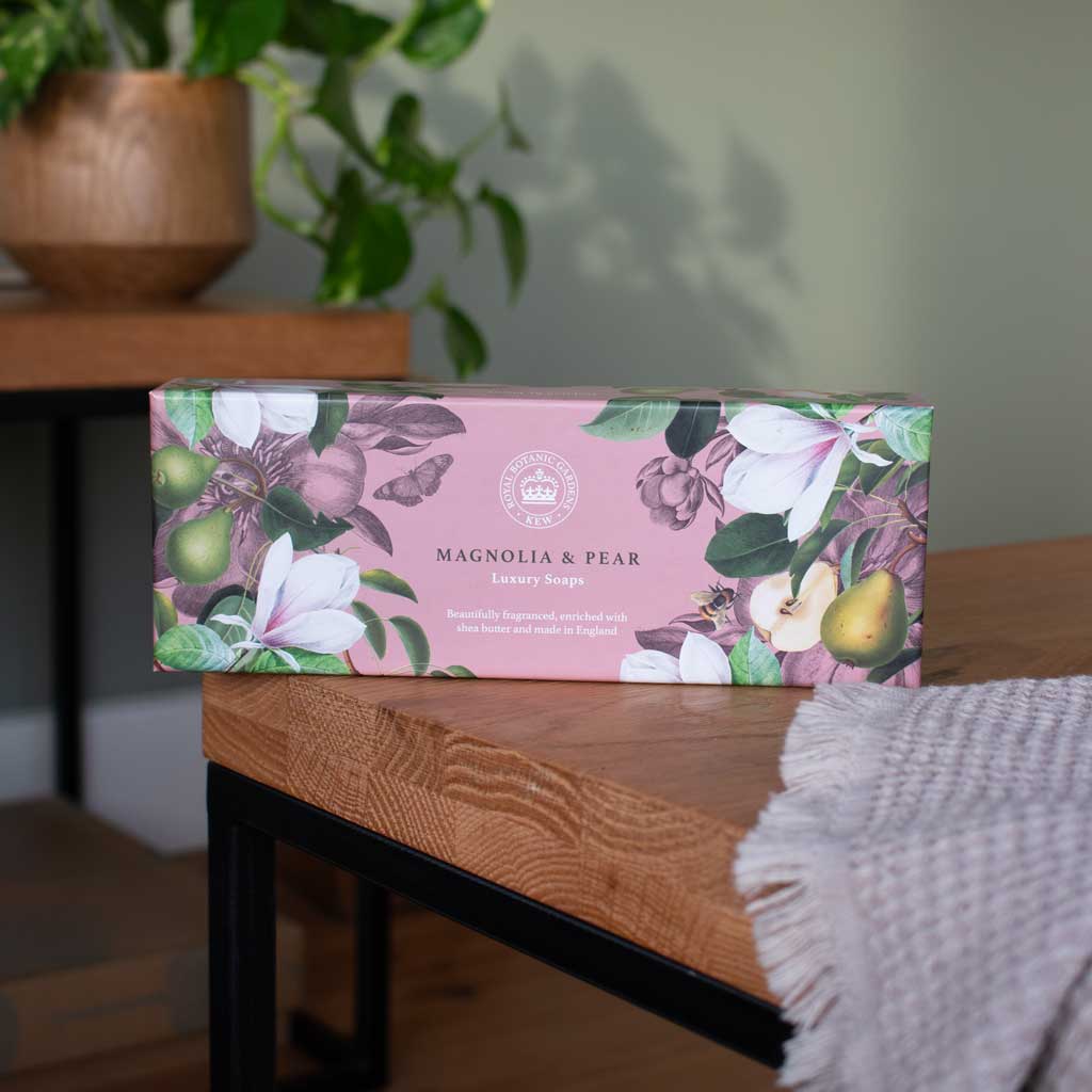 The English Soap Company Kew Gardens, Magnolia & Pear Triple Soap Gift Box - Image 5