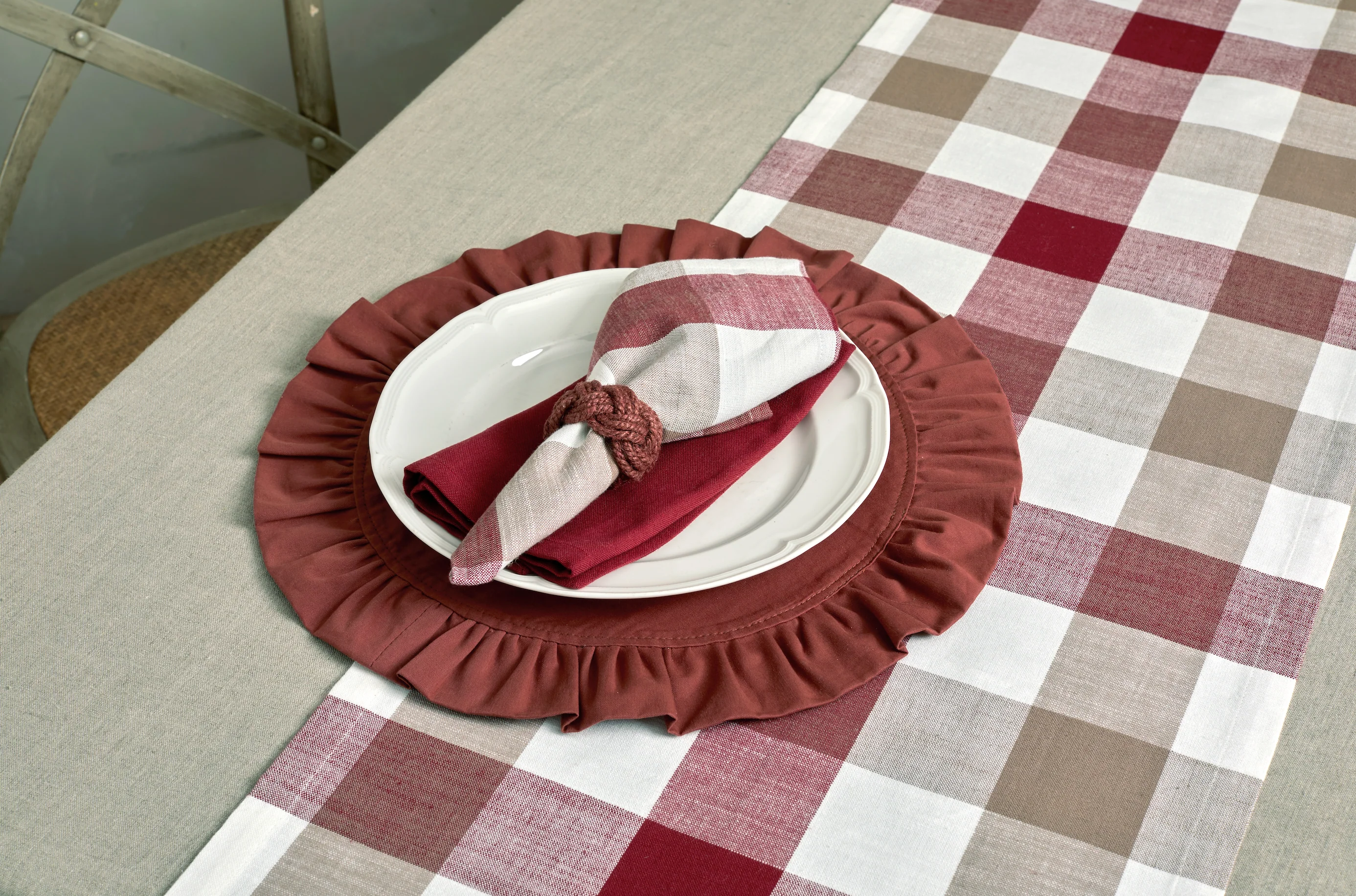 Walton & Co Vermont Tablecloth, Merlot & Mocha - Image 2