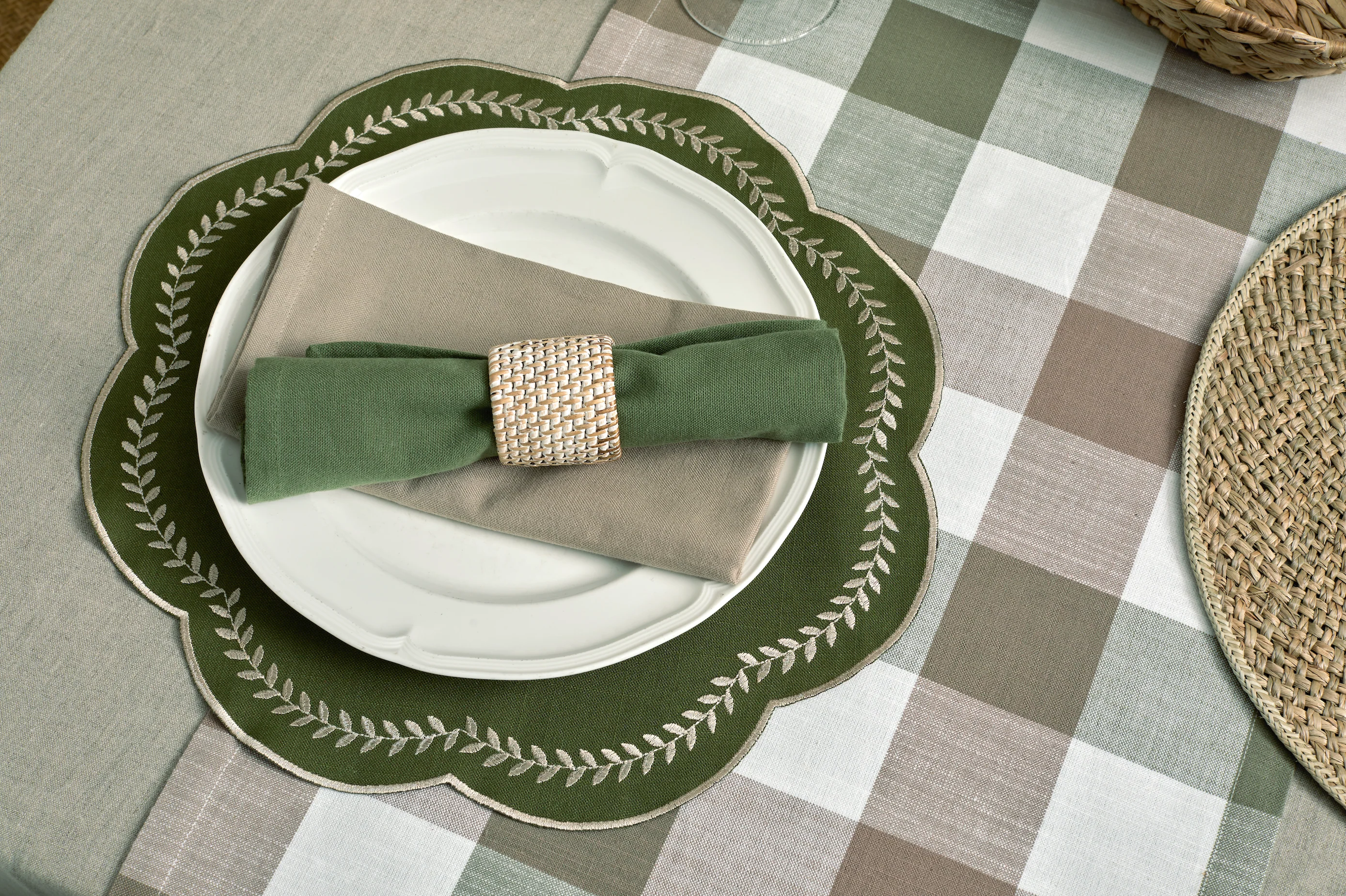Walton & Co Vermont Tablecloth, Olive & Mocha - Image 2