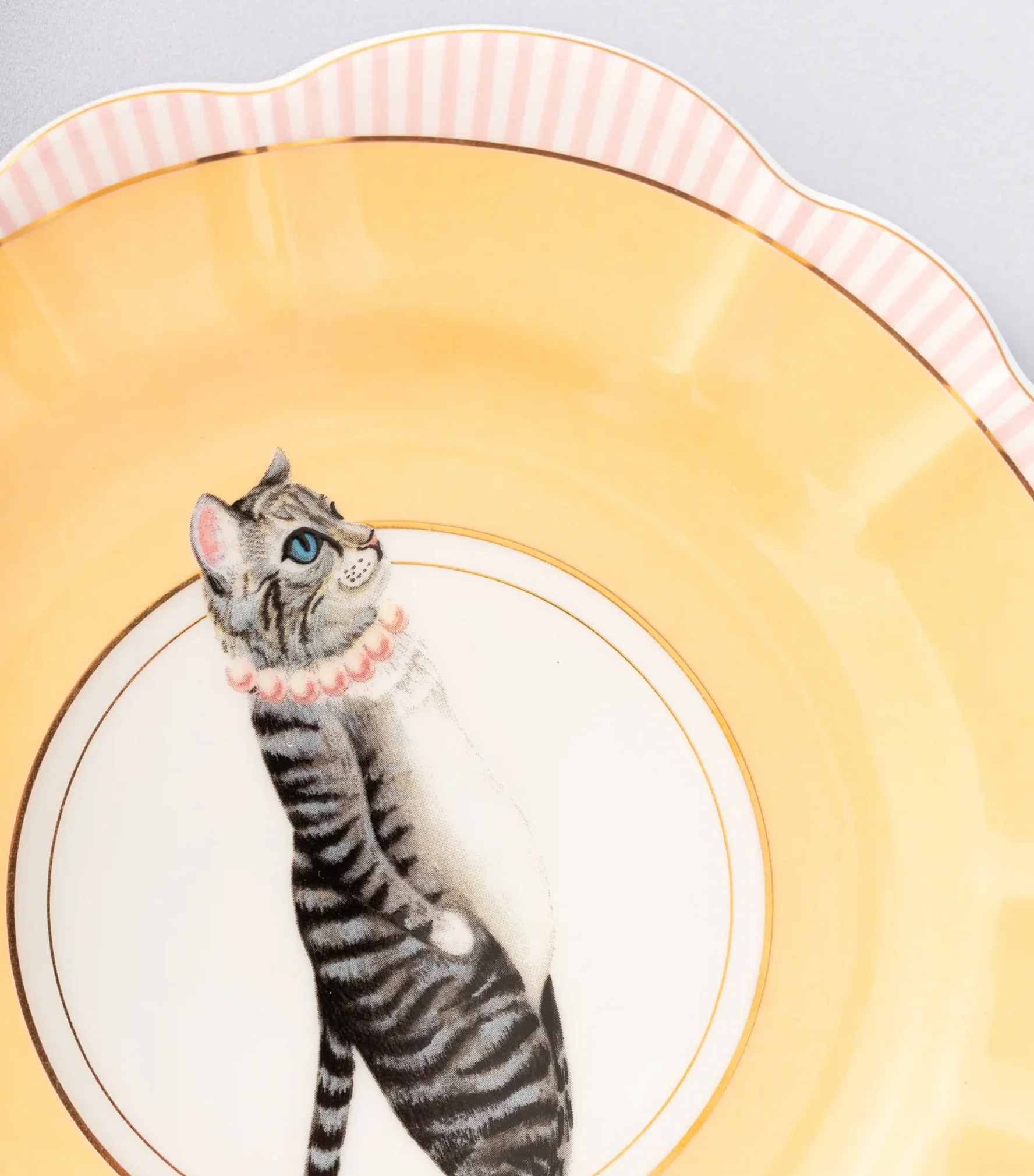 Yvonne Ellen Flower Shaped Sandwich Plate, Pussy Cat - Image 3