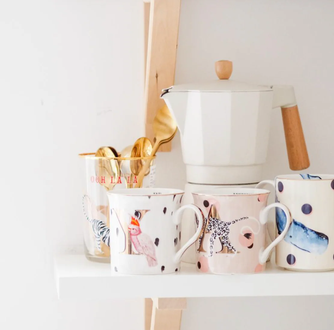 Yvonne Ellen Gold Edition Alphabet Mug Small - Image 5