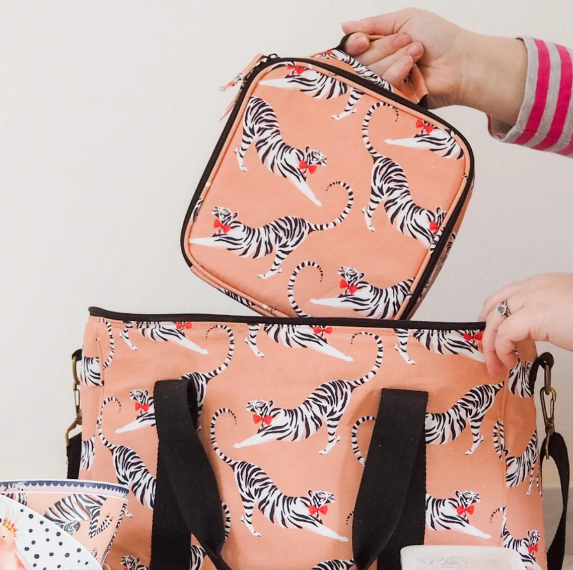Yvonne Ellen Tiger Lunch/Picnic Bag - Image 9